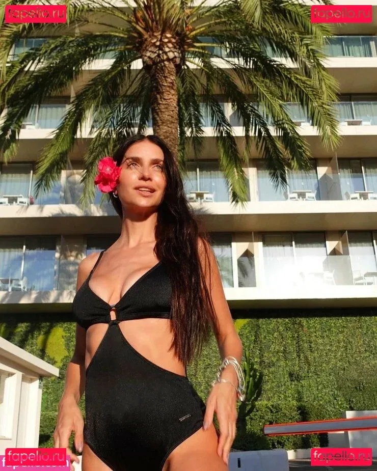 Zaira Nara Onlyfans Photo Gallery 