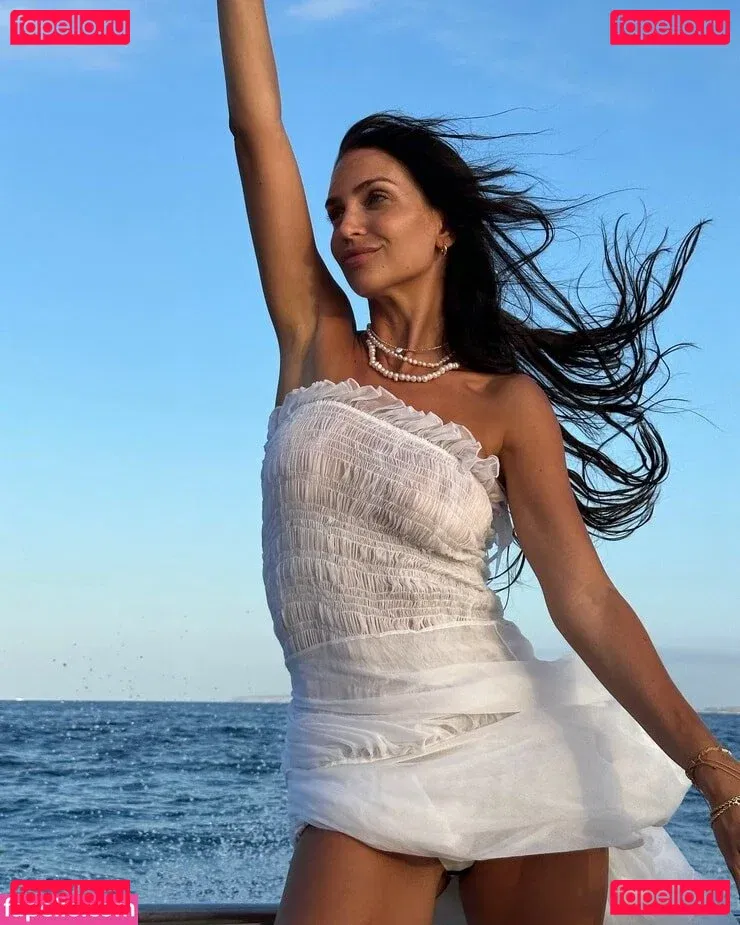 Zaira Nara Onlyfans Photo Gallery 