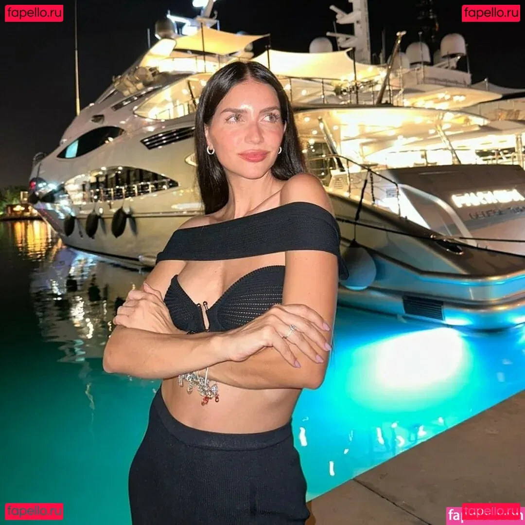 Zaira Nara Onlyfans Photo Gallery 