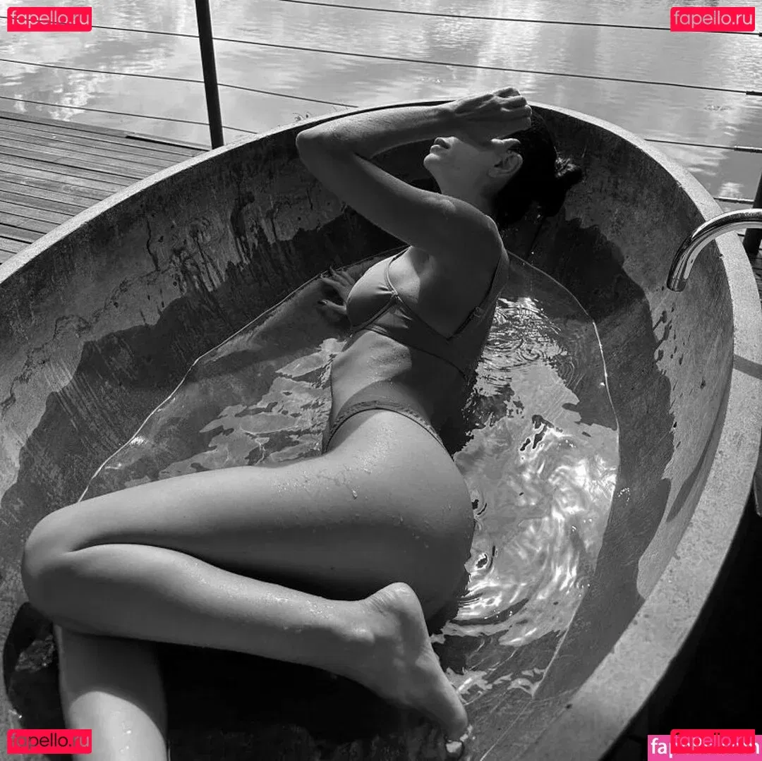 Zaira Nara Onlyfans Photo Gallery 