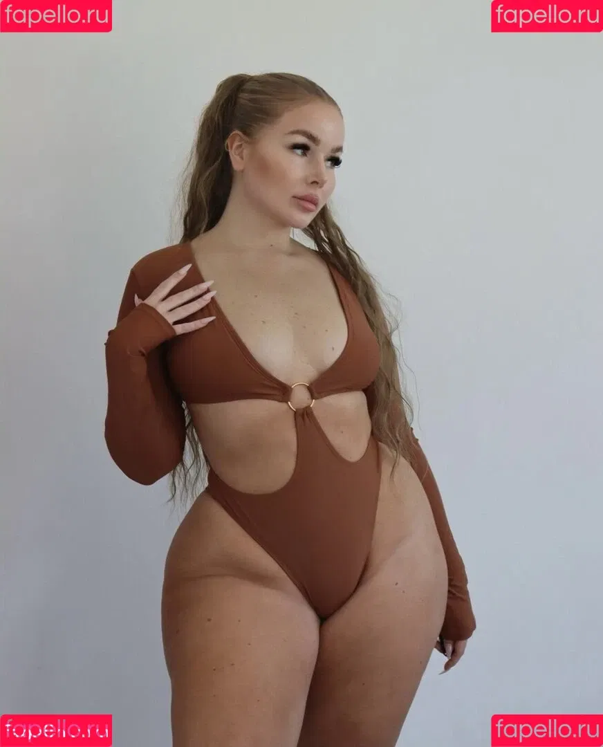 Emma Christina Onlyfans Photo Gallery 