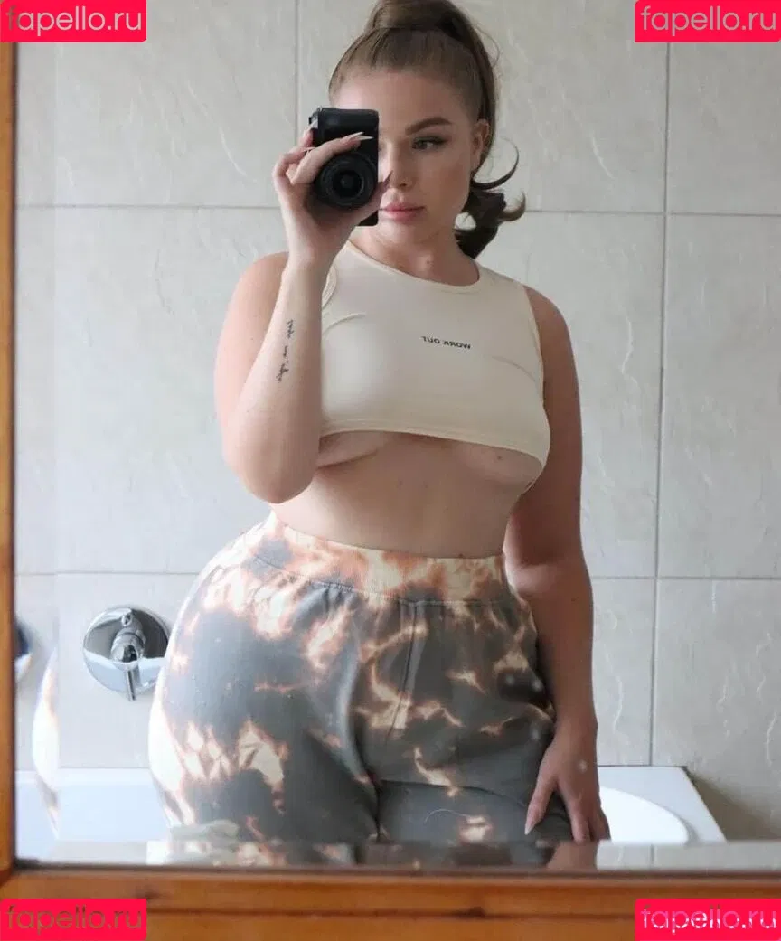 Emma Christina Onlyfans Photo Gallery 