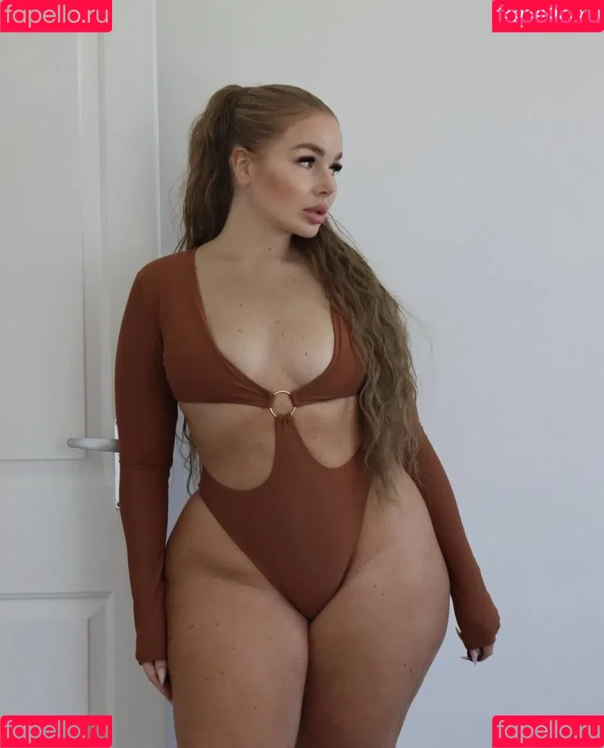 Emma Christina Onlyfans Photo Gallery 