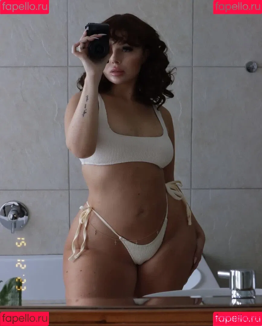 Emma Christina Onlyfans Photo Gallery 