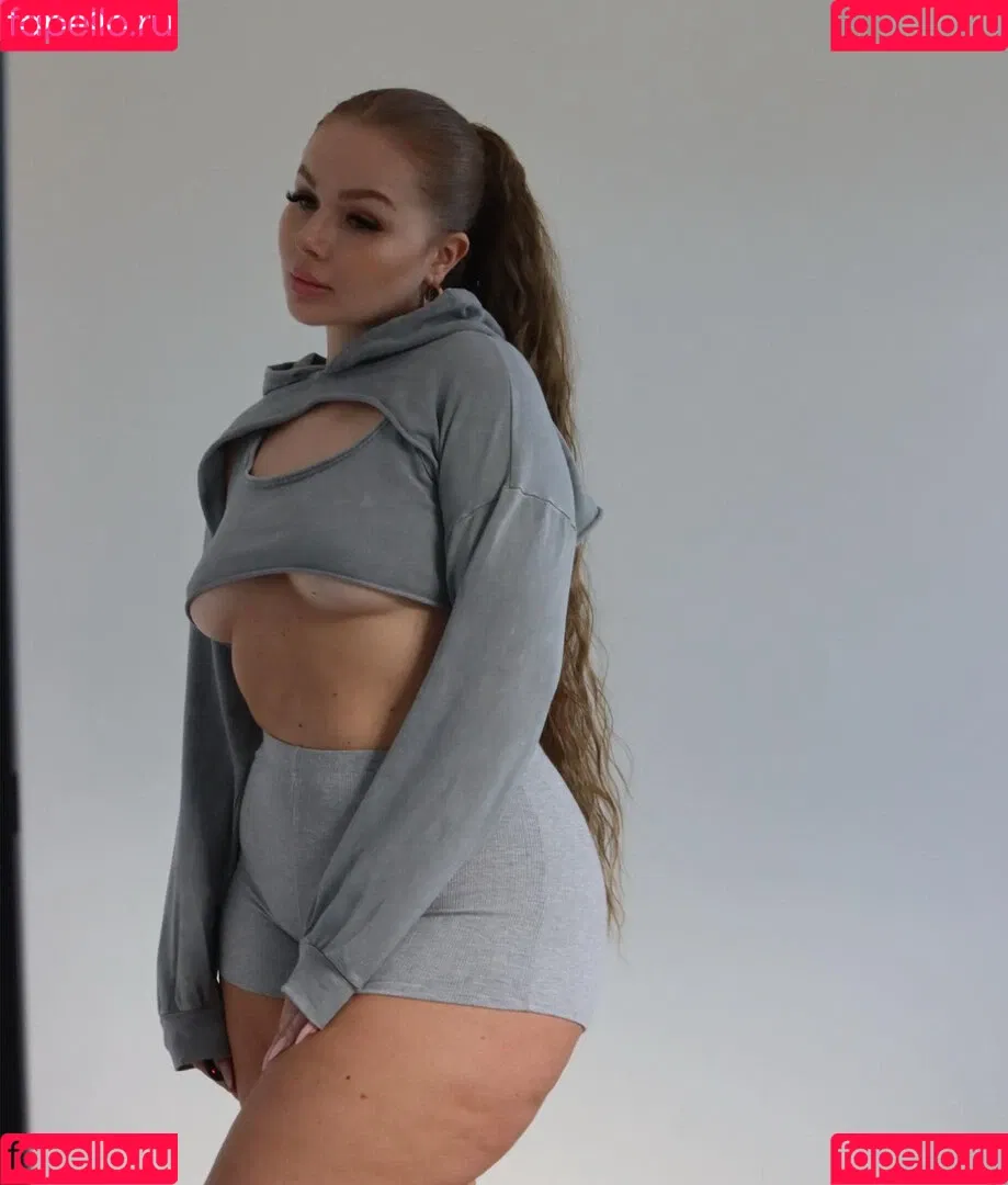 Emma Christina Onlyfans Photo Gallery 
