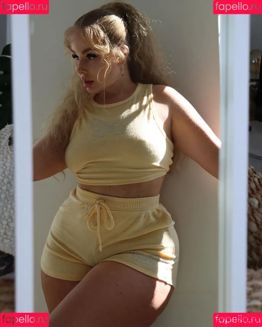 Emma Christina Onlyfans Photo Gallery 
