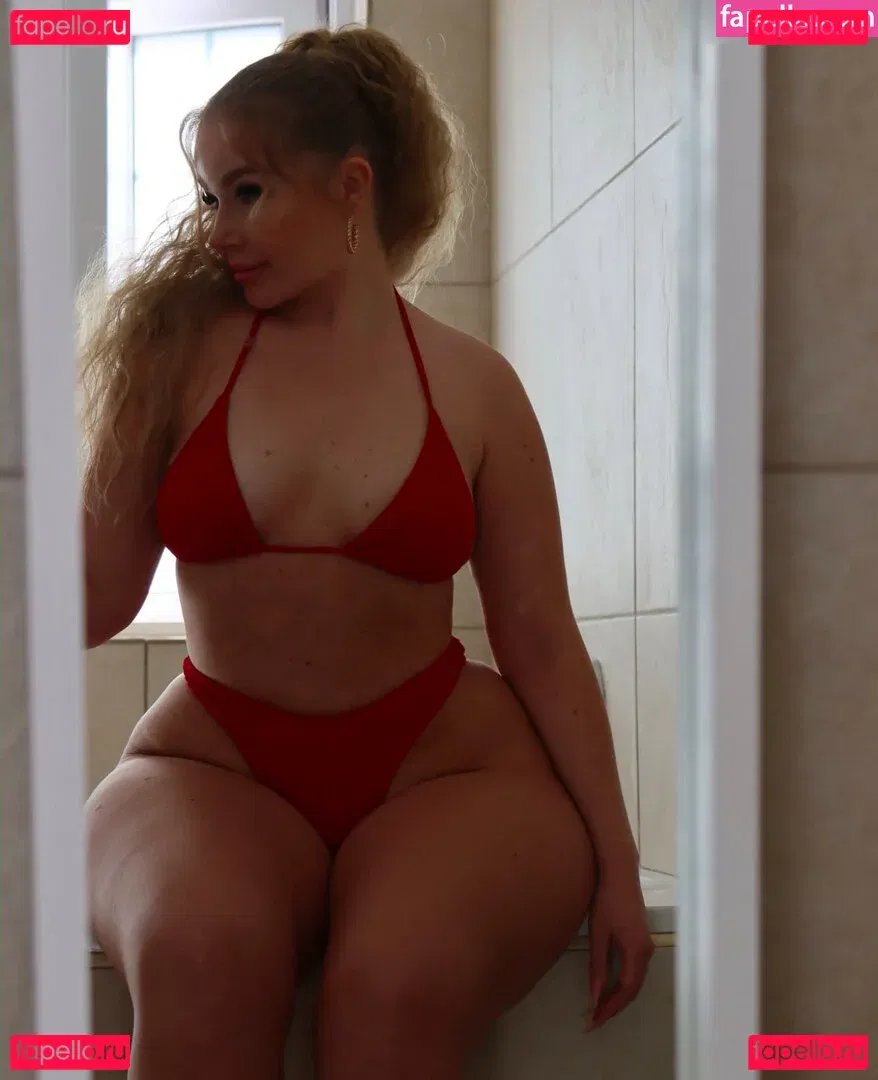 Emma Christina Onlyfans Photo Gallery 