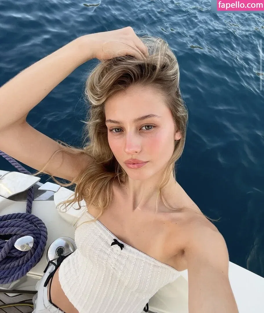 Glosiekk Onlyfans Photo Gallery 