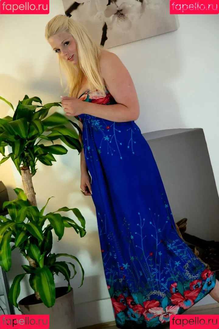 Amanda Pure Onlyfans Photo Gallery 