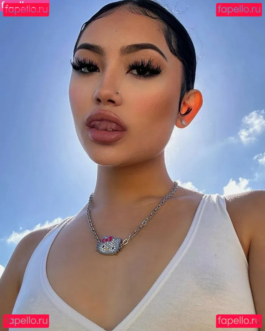 elara777 Onlyfans Photo Gallery 