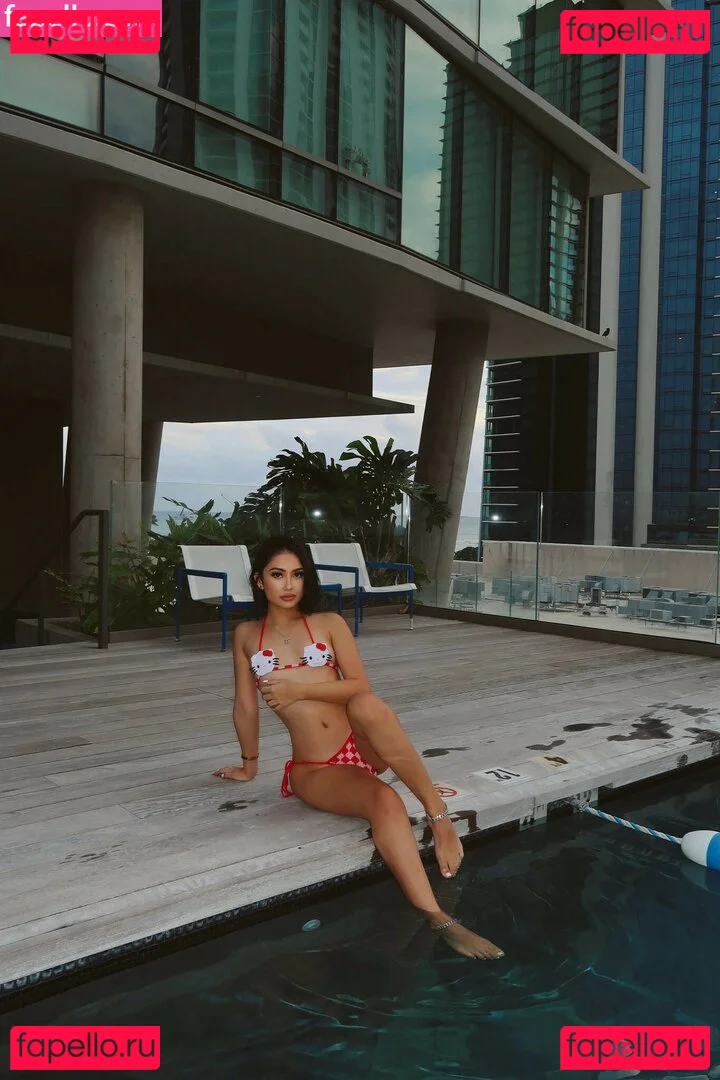 elara777 Onlyfans Photo Gallery 