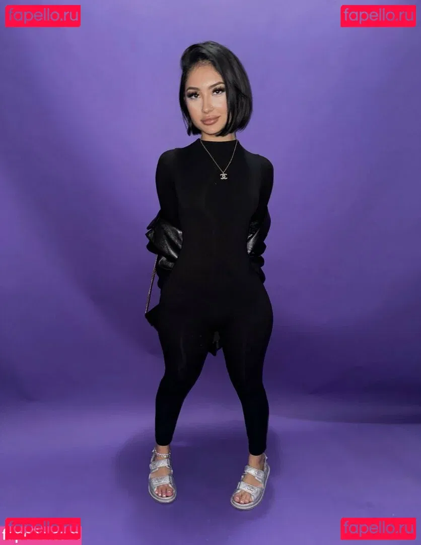 elara777 Onlyfans Photo Gallery 