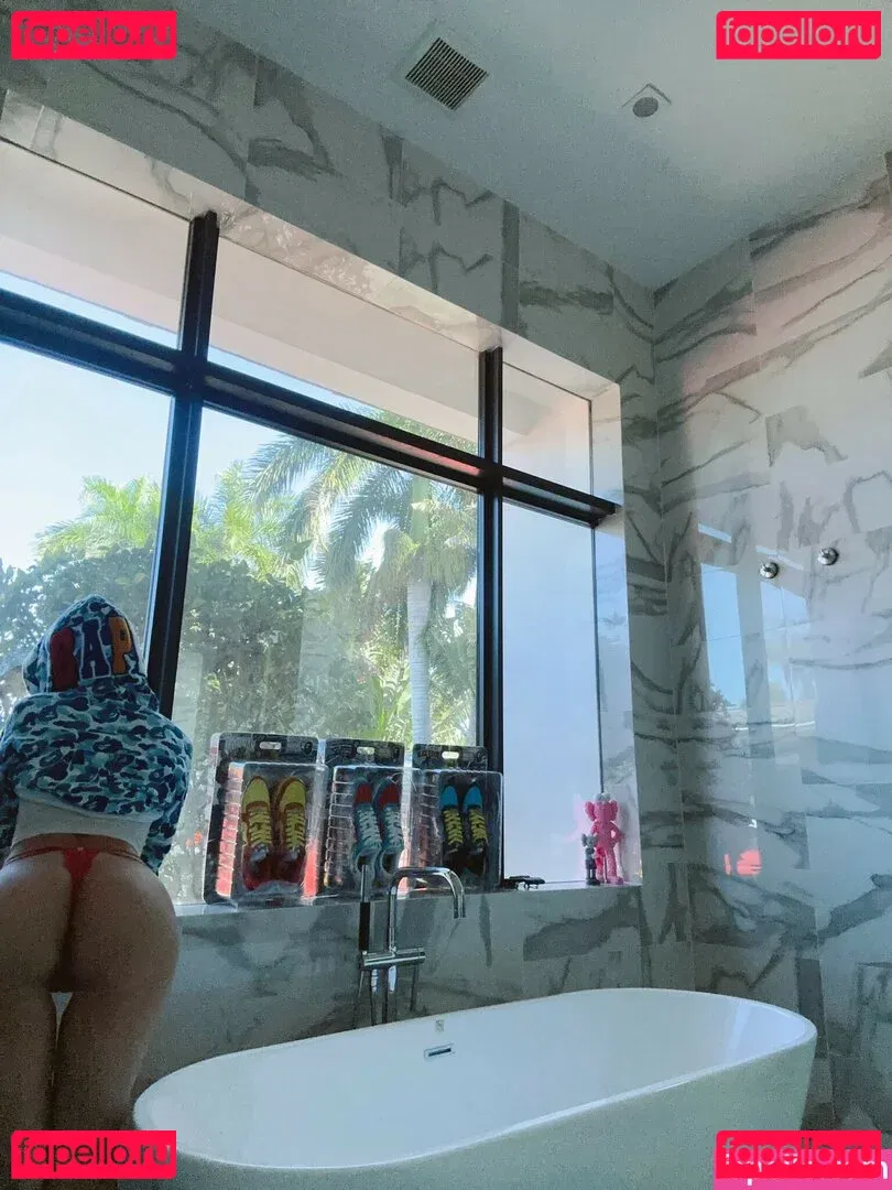 elara777 Onlyfans Photo Gallery 