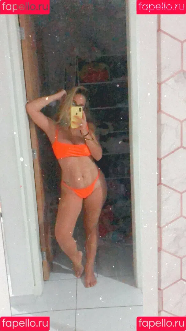 Thaís Ferrari Onlyfans Photo Gallery 
