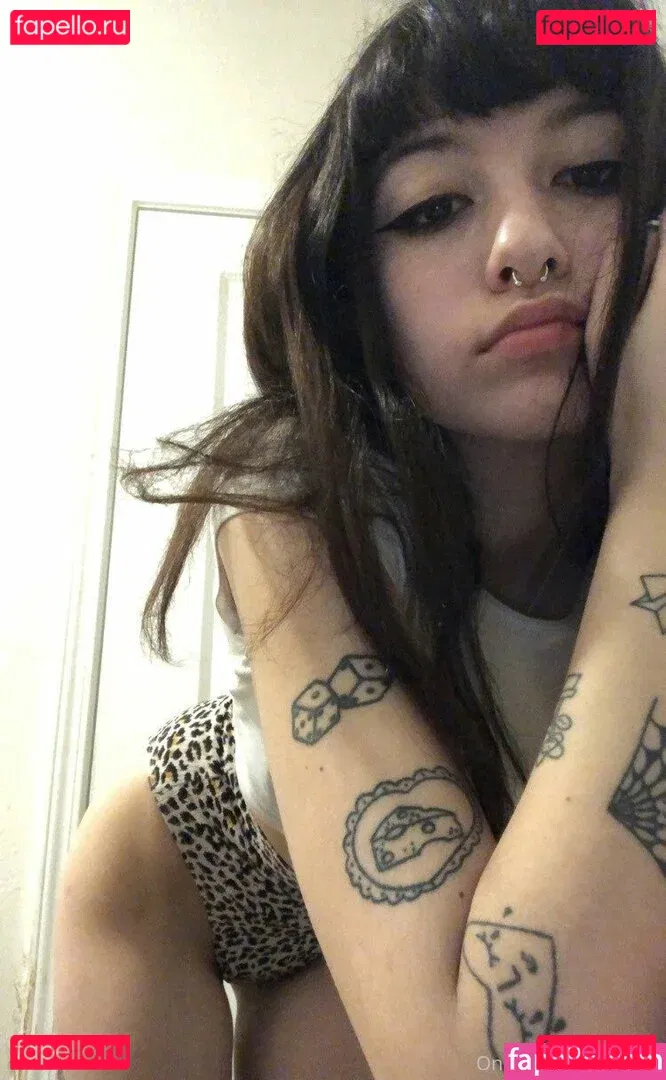 heizu Onlyfans Photo Gallery 