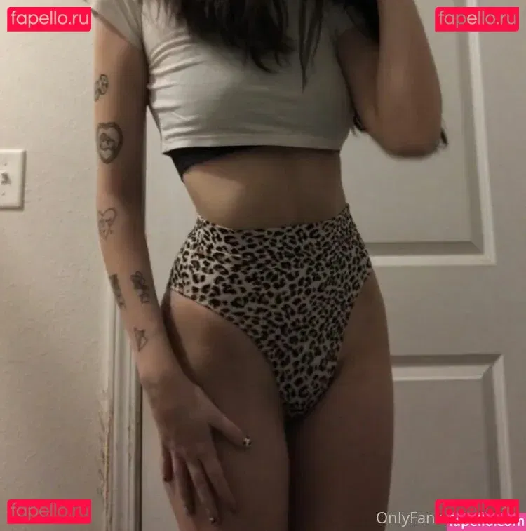 heizu Onlyfans Photo Gallery 