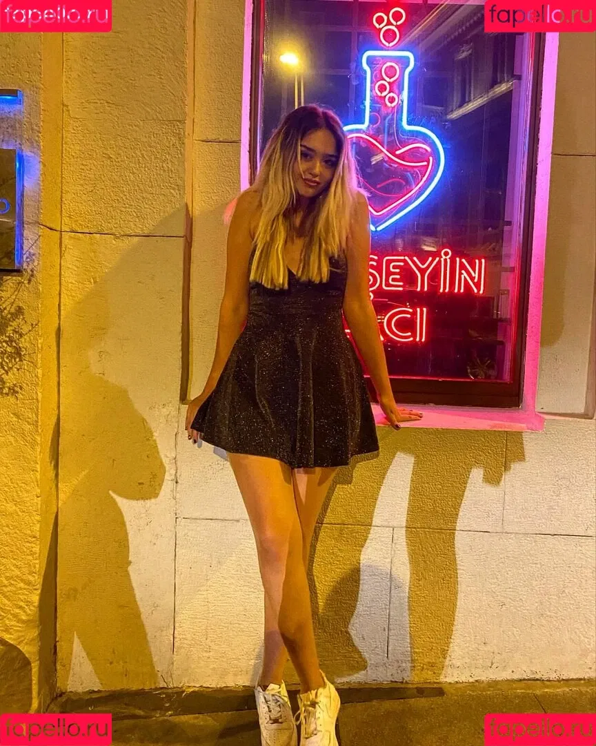Liseli Eda Onlyfans Photo Gallery 