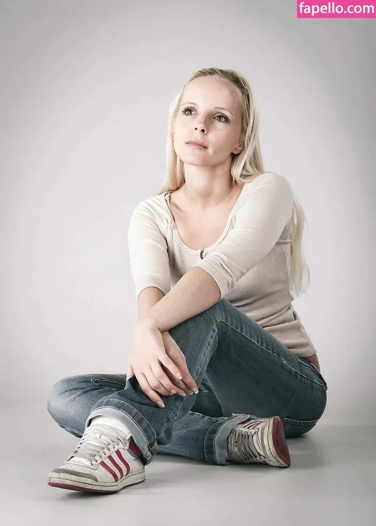 Model Cathy Onlyfans Photo Gallery 