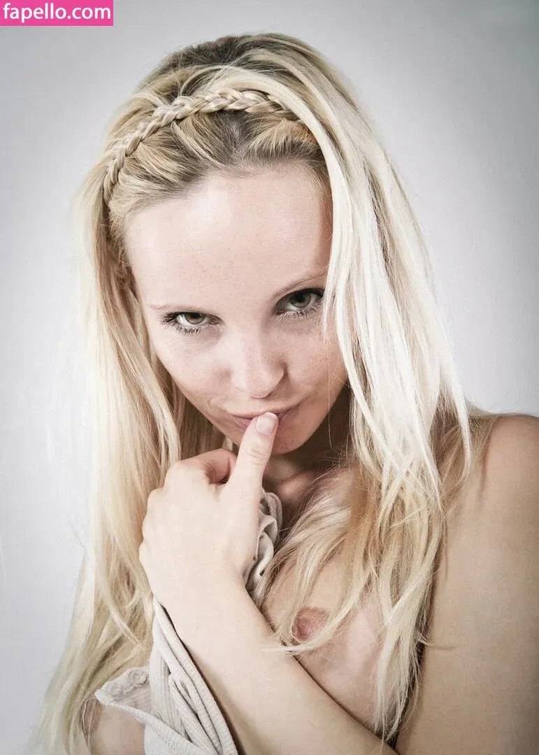 Model Cathy Onlyfans Photo Gallery 