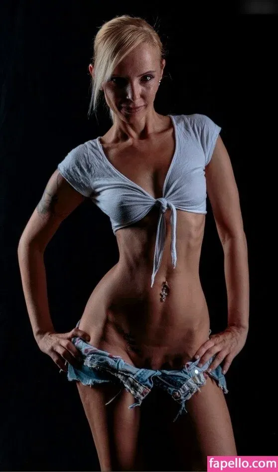 Model Cathy Onlyfans Photo Gallery 