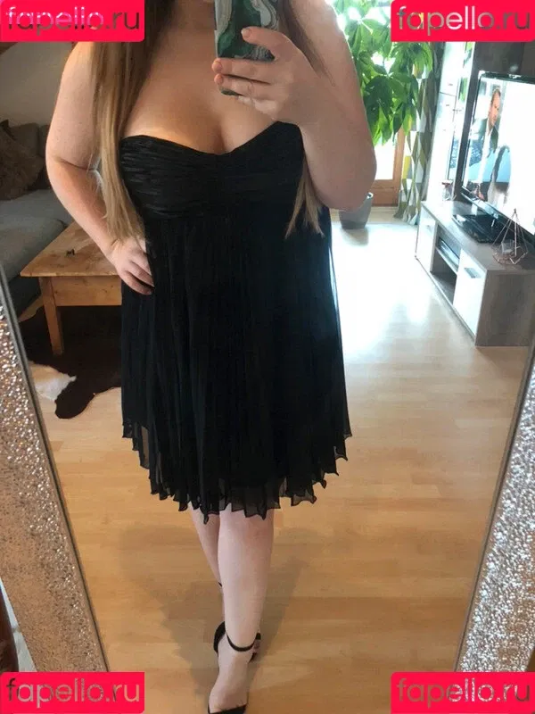 Carmen Palme Onlyfans Photo Gallery 