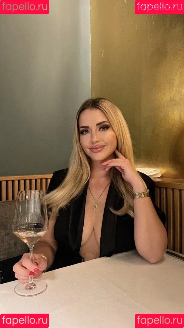 Cathy Lugner Onlyfans Photo Gallery 