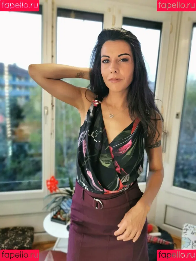 loucharmellefree Onlyfans Photo Gallery 