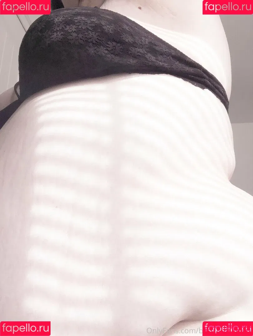 becomingmads Onlyfans Photo Gallery 