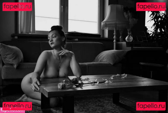 Nele Boudoir Onlyfans Photo Gallery 