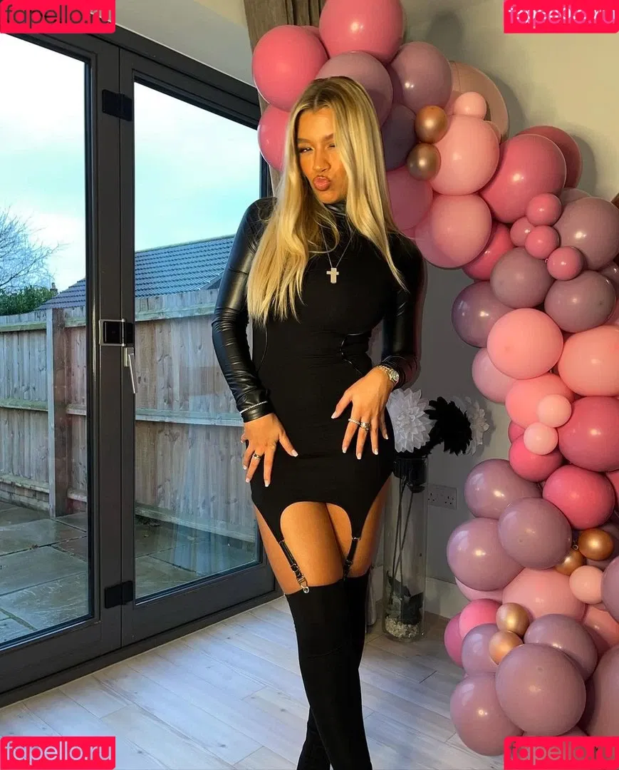 Molly Rainford Onlyfans Photo Gallery 