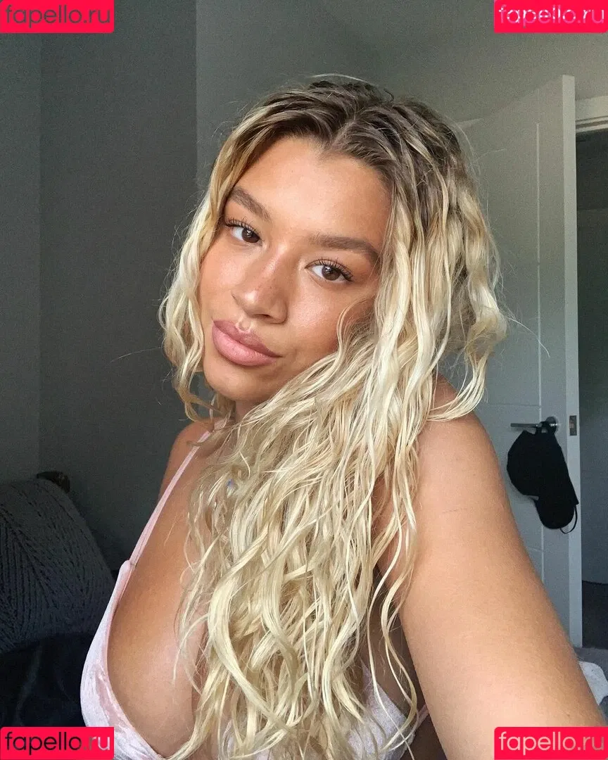 Molly Rainford Onlyfans Photo Gallery 