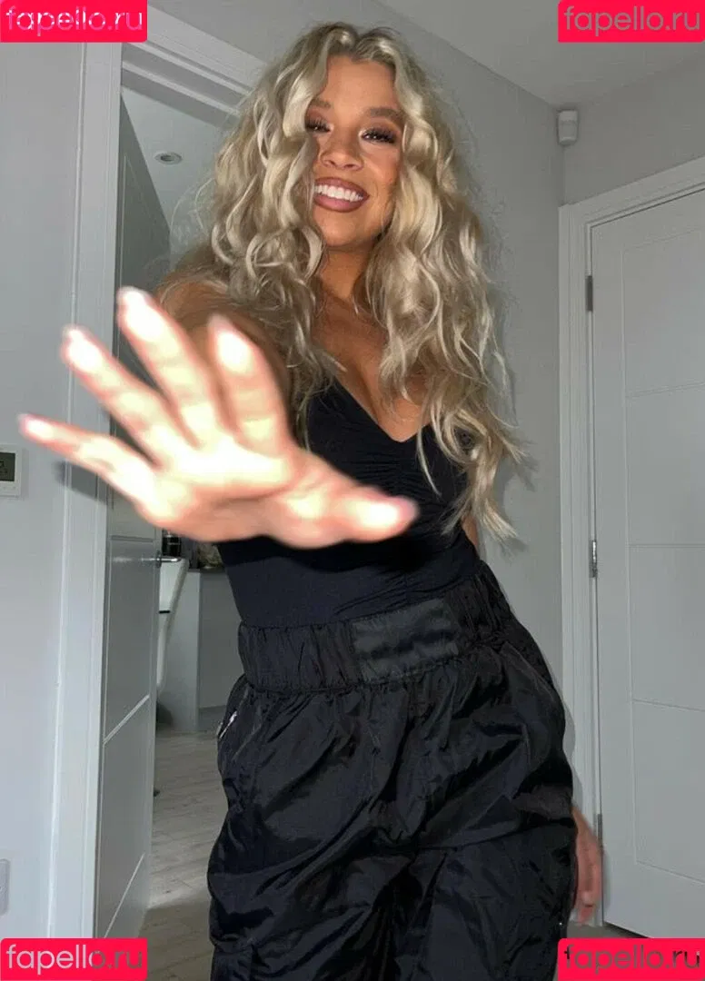 Molly Rainford Onlyfans Photo Gallery 