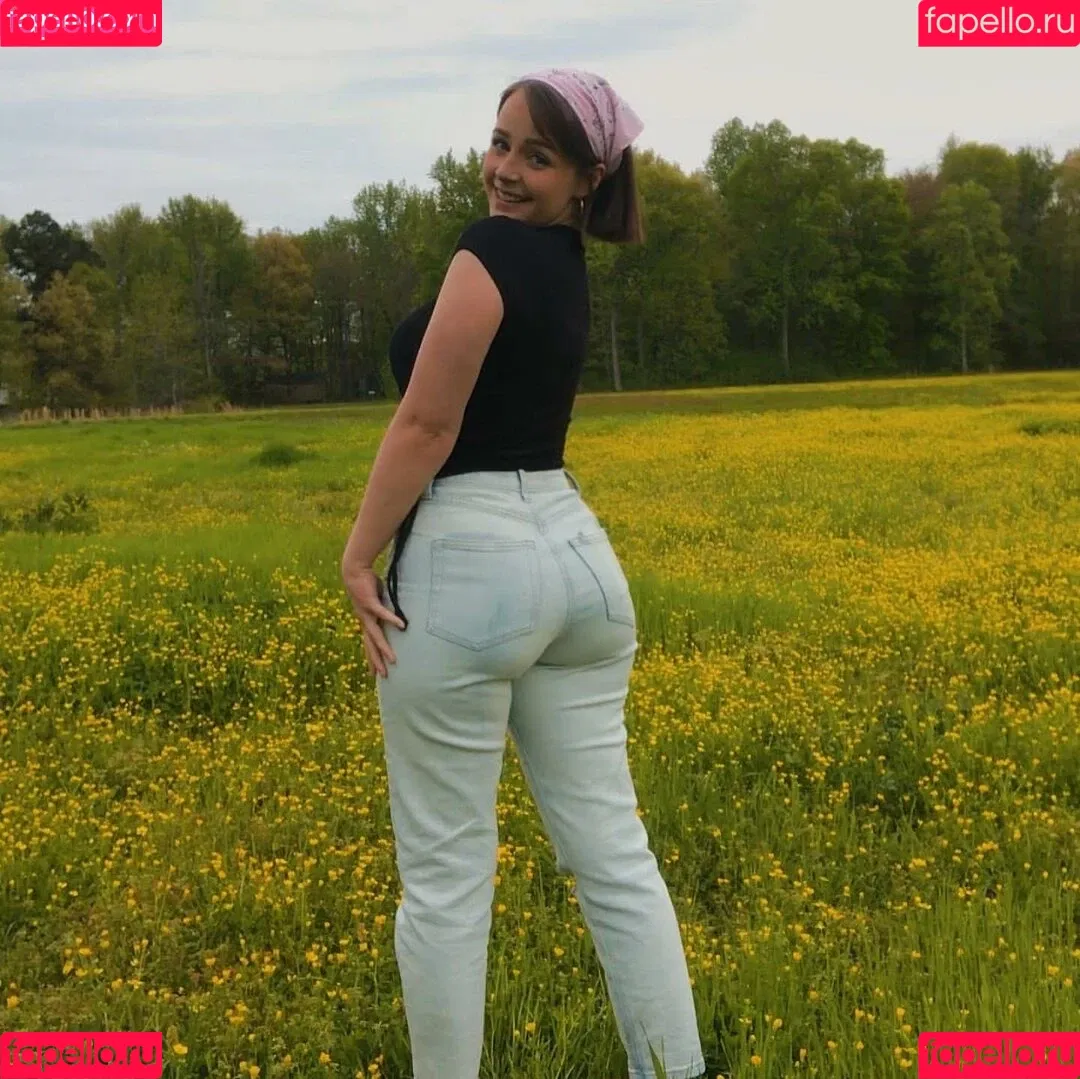 Clara Ellis Onlyfans Photo Gallery 