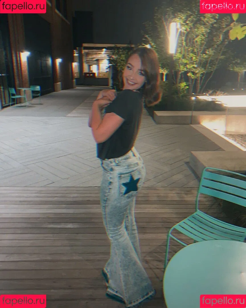 Clara Ellis Onlyfans Photo Gallery 