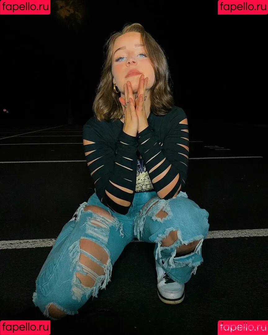 Clara Ellis Onlyfans Photo Gallery 