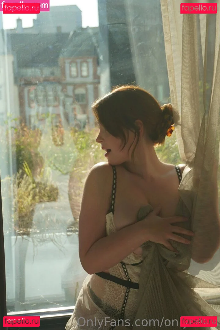 Clara Ellis Onlyfans Photo Gallery 