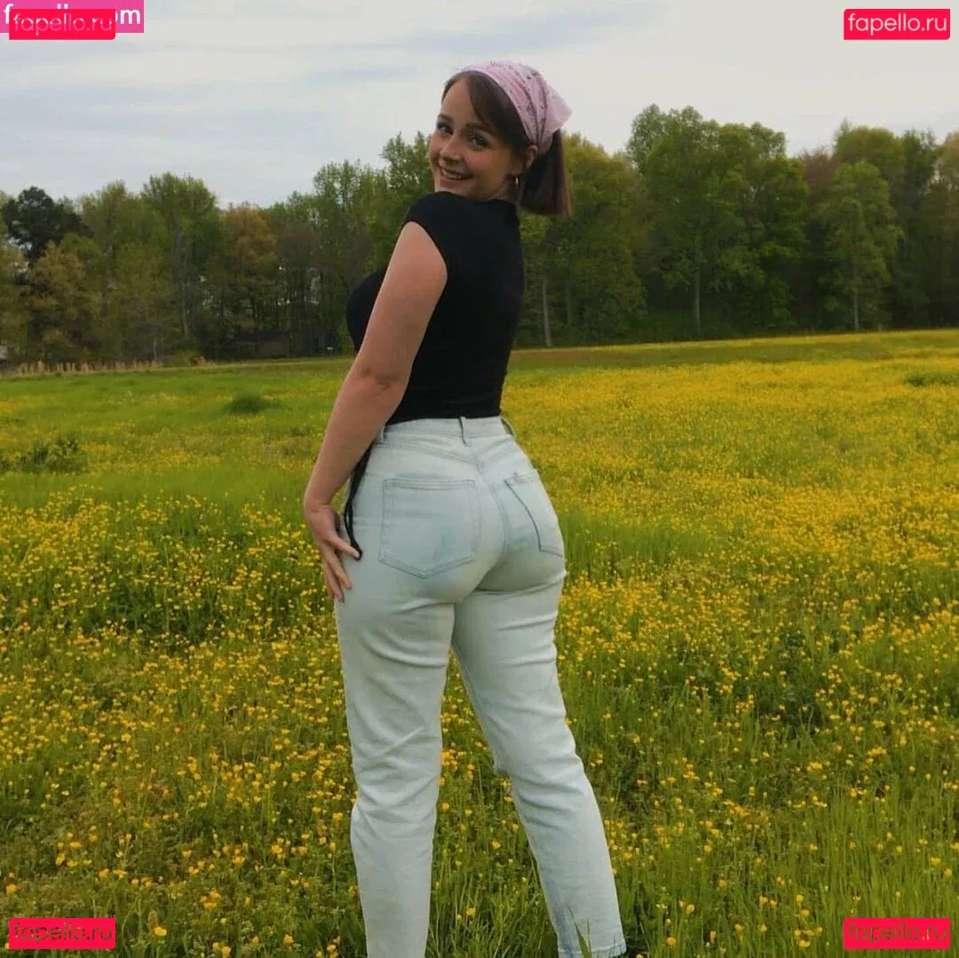 Clara Ellis Onlyfans Photo Gallery 