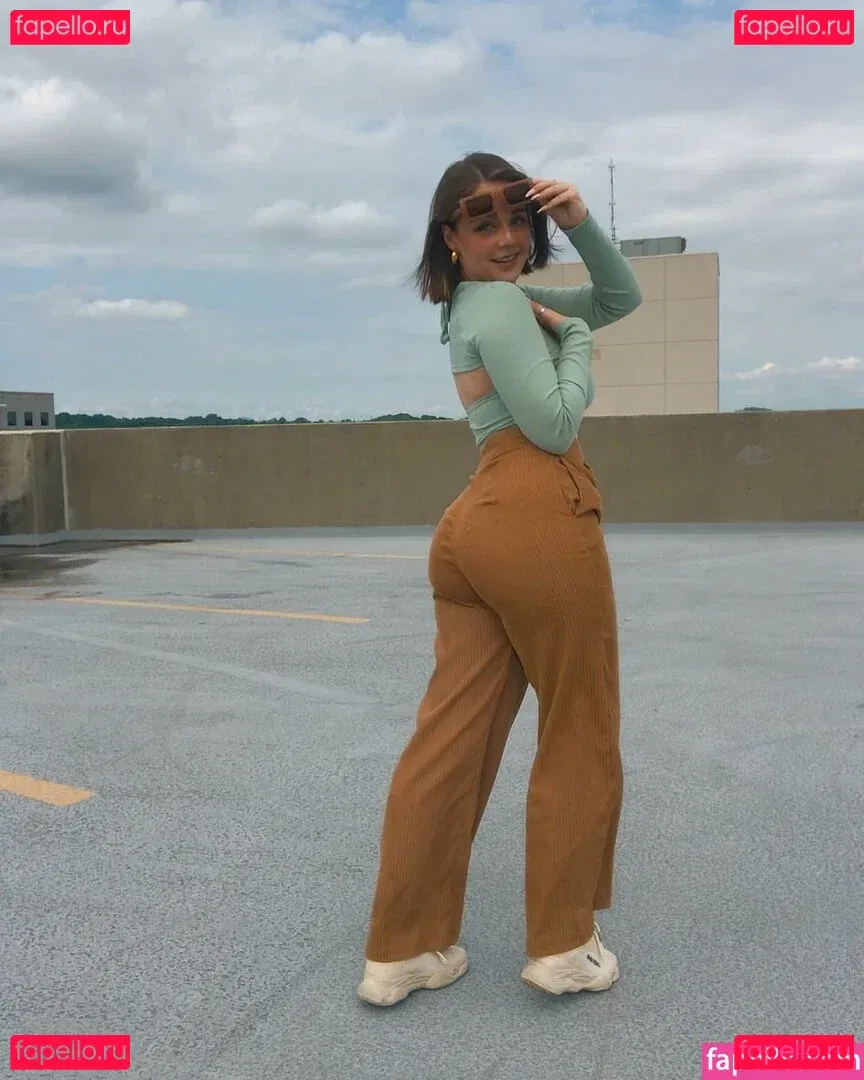 Clara Ellis Onlyfans Photo Gallery 