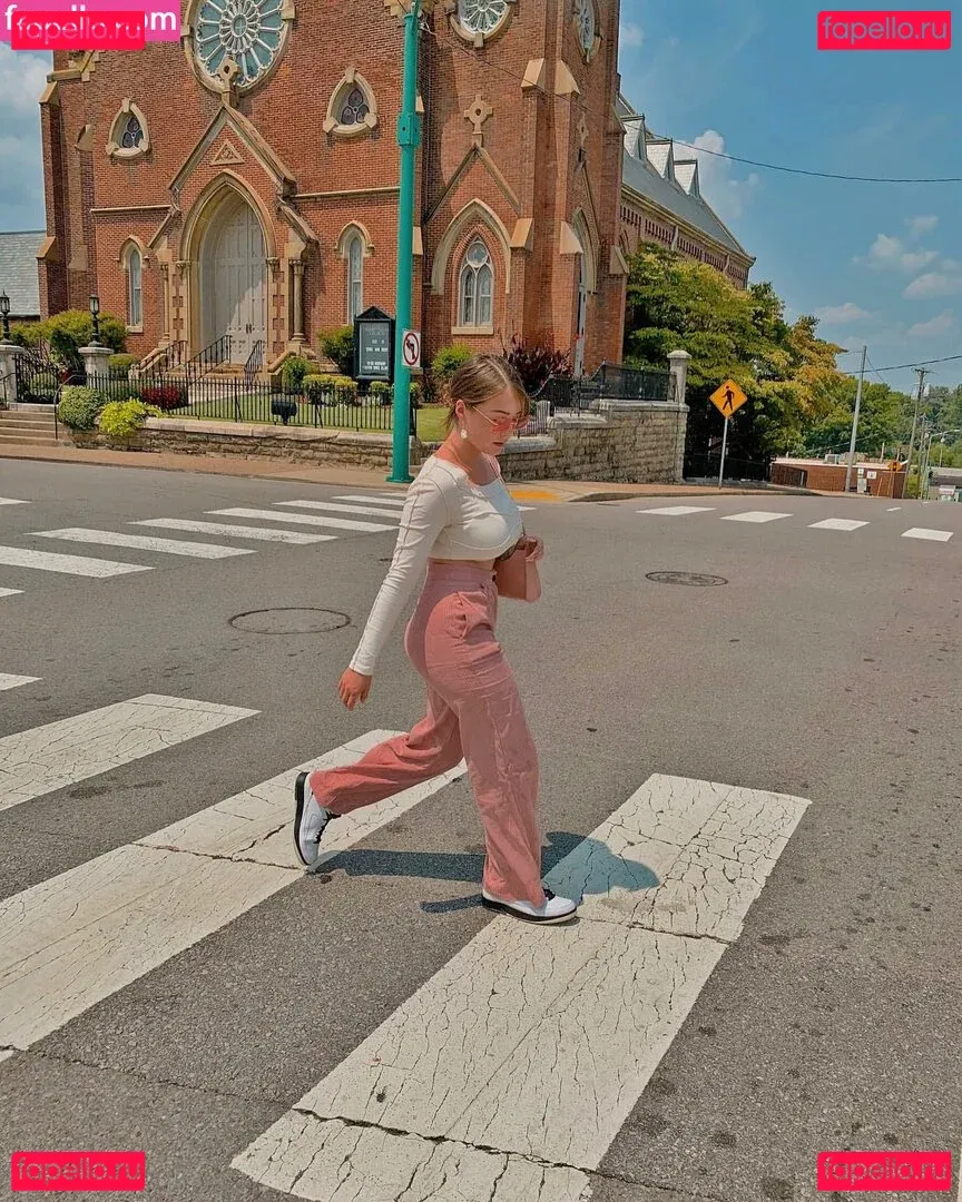 Clara Ellis Onlyfans Photo Gallery 