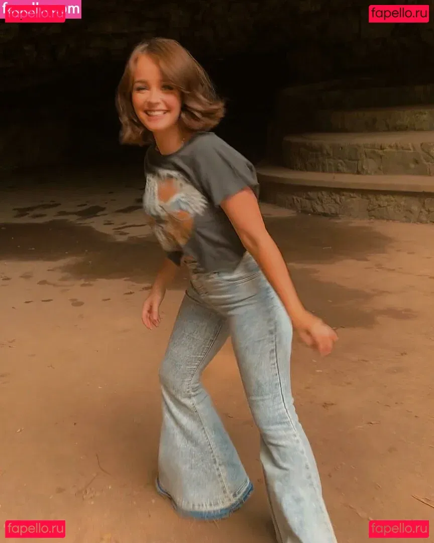 Clara Ellis Onlyfans Photo Gallery 