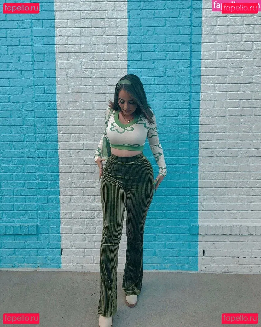 Clara Ellis Onlyfans Photo Gallery 