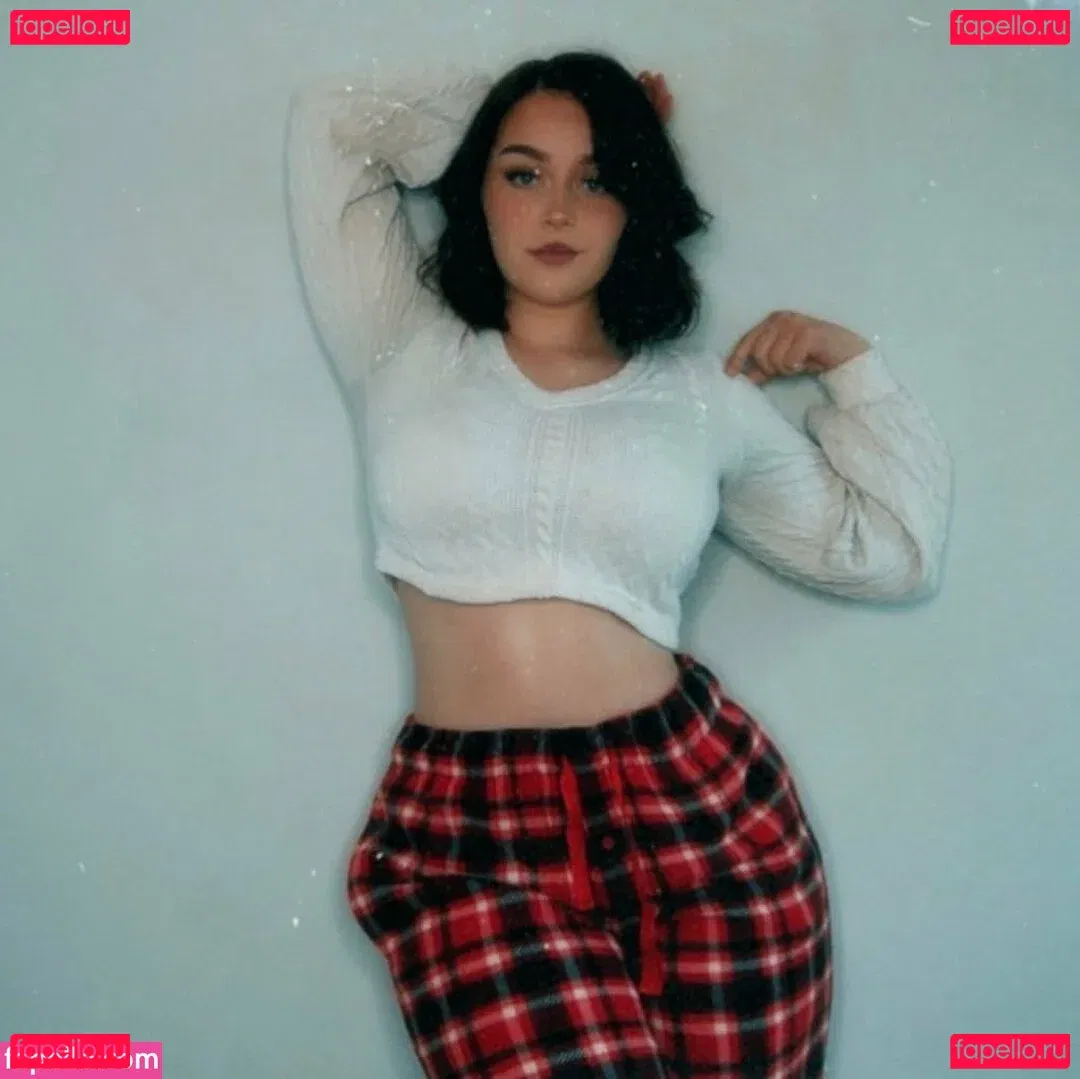 Clara Ellis Onlyfans Photo Gallery 