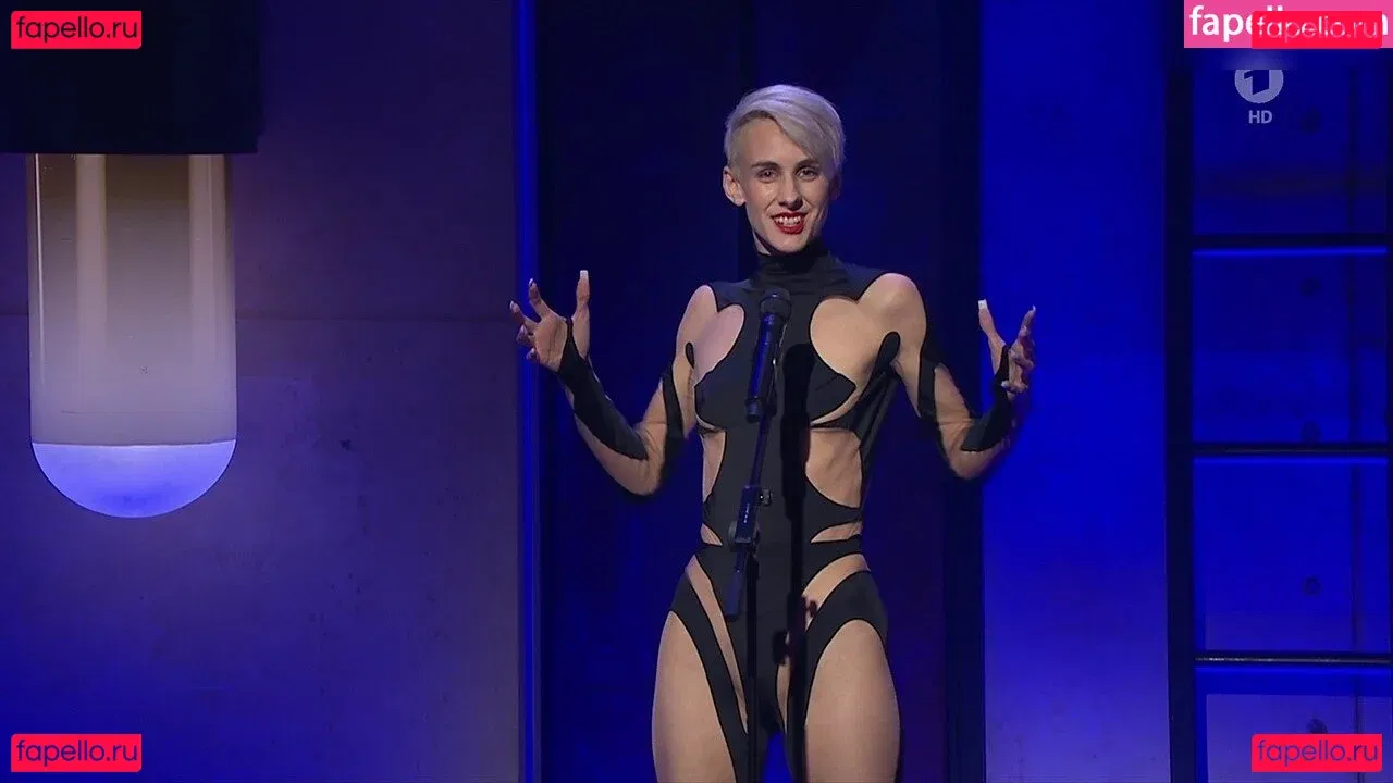 Lisa Eckhart Onlyfans Photo Gallery 