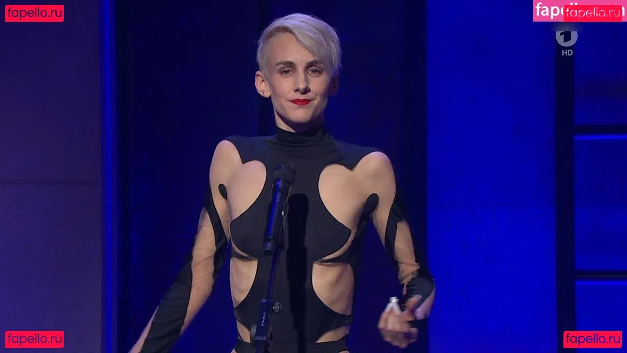 Lisa Eckhart Onlyfans Photo Gallery 