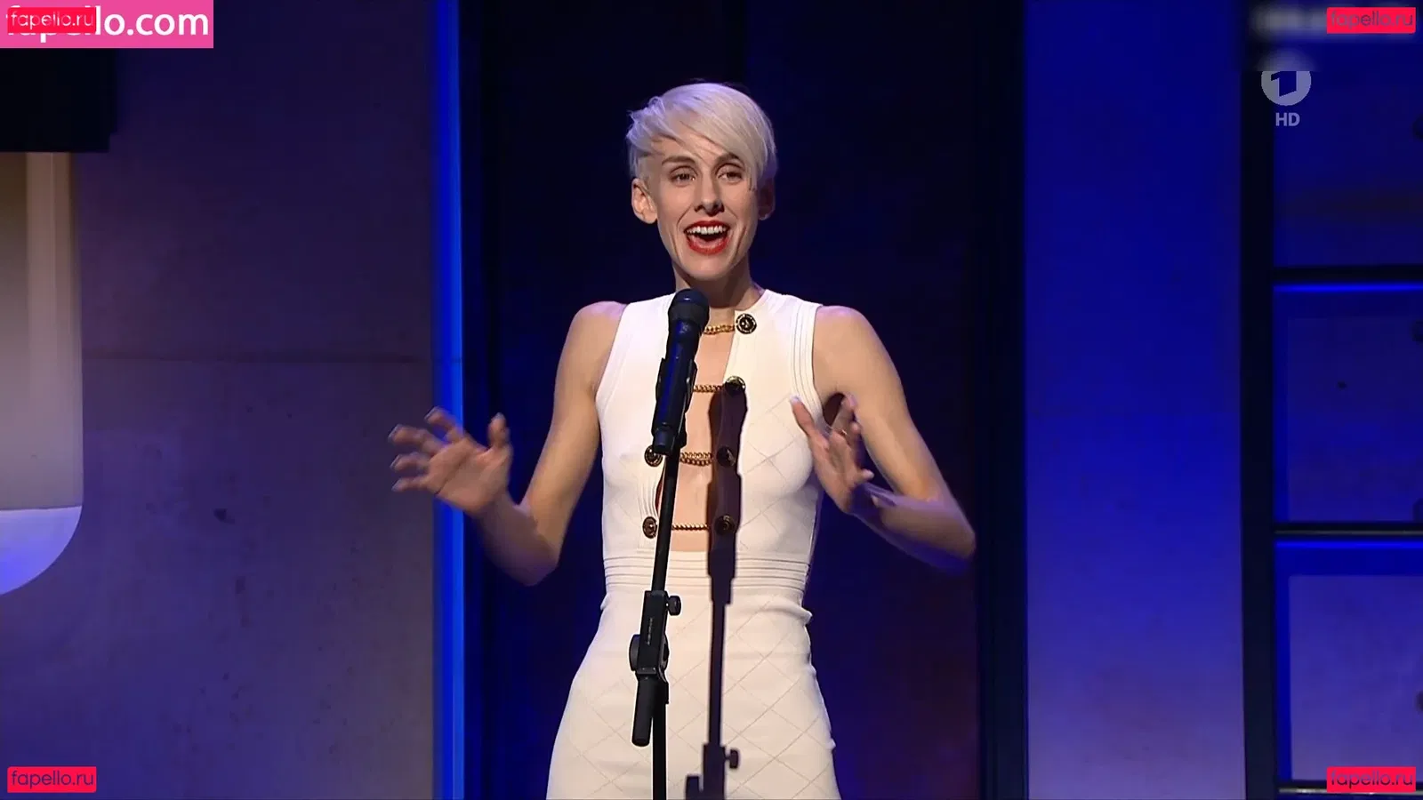 Lisa Eckhart Onlyfans Photo Gallery 