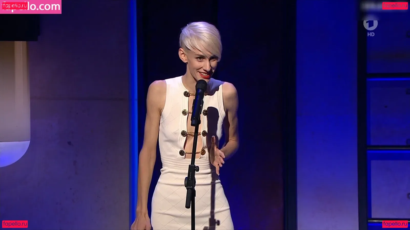 Lisa Eckhart Onlyfans Photo Gallery 