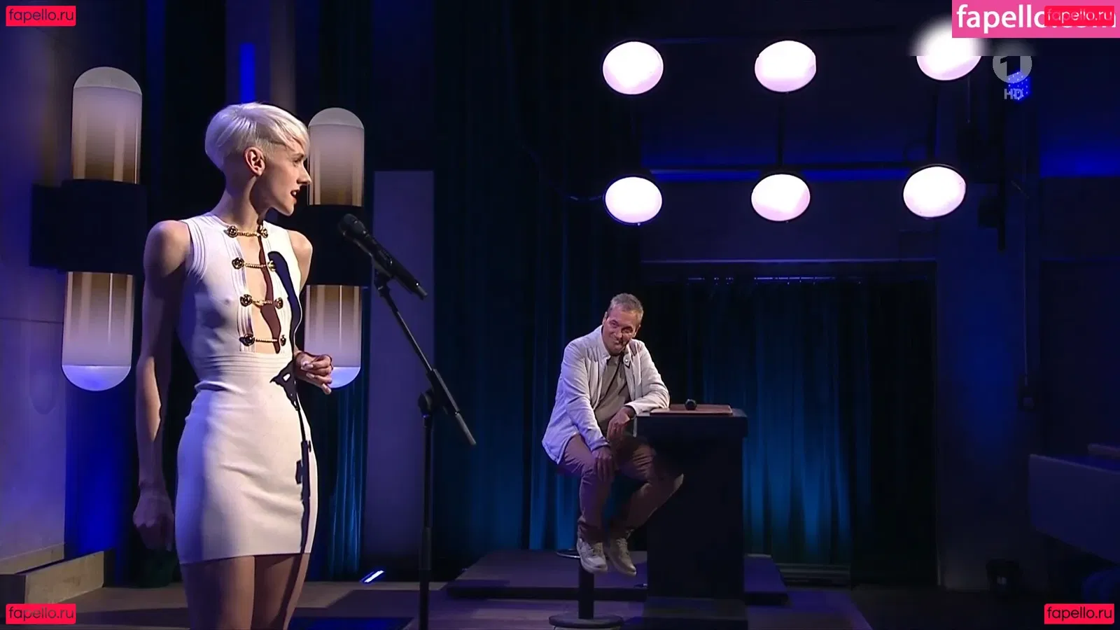 Lisa Eckhart Onlyfans Photo Gallery 