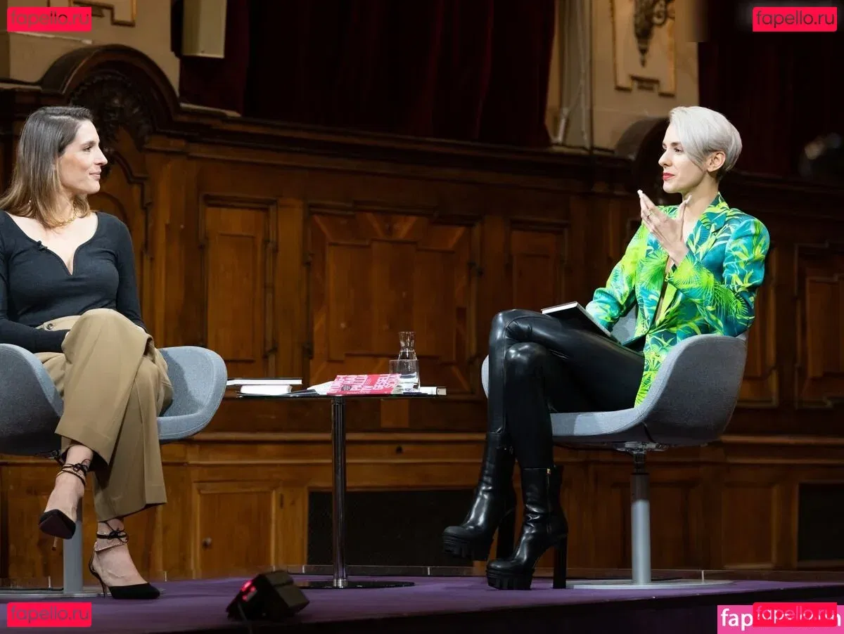 Lisa Eckhart Onlyfans Photo Gallery 