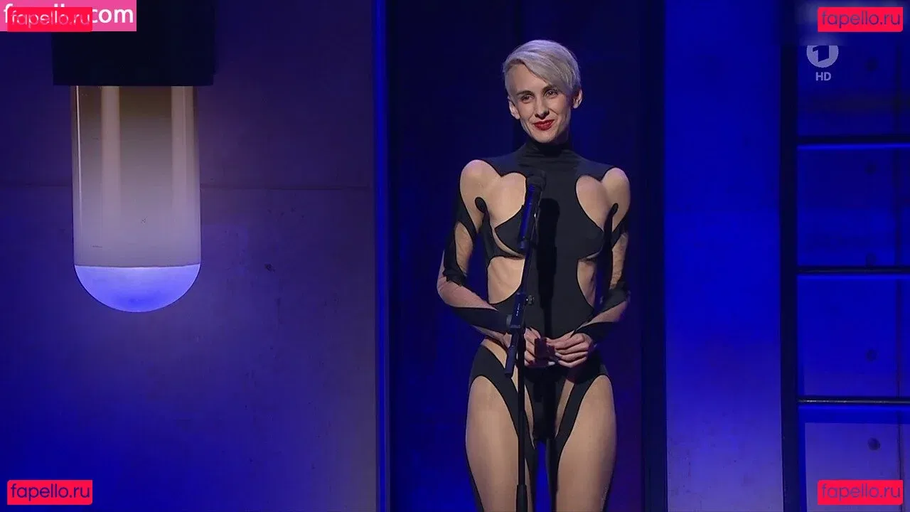 Lisa Eckhart Onlyfans Photo Gallery 