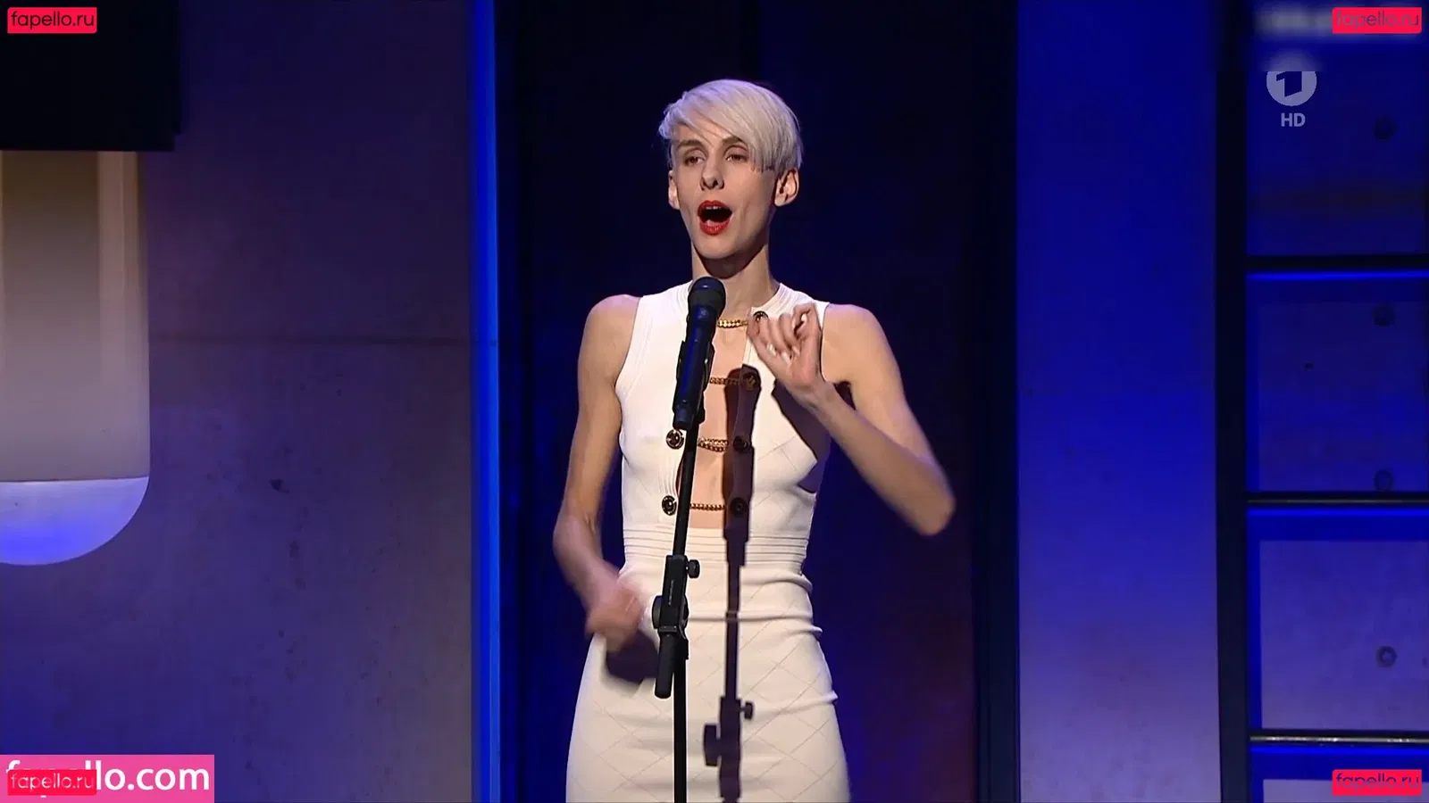 Lisa Eckhart Onlyfans Photo Gallery 